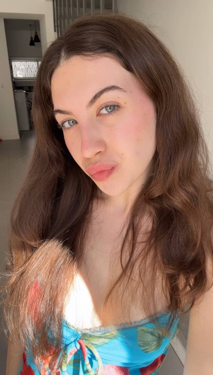 Nude girl Amber in Cota