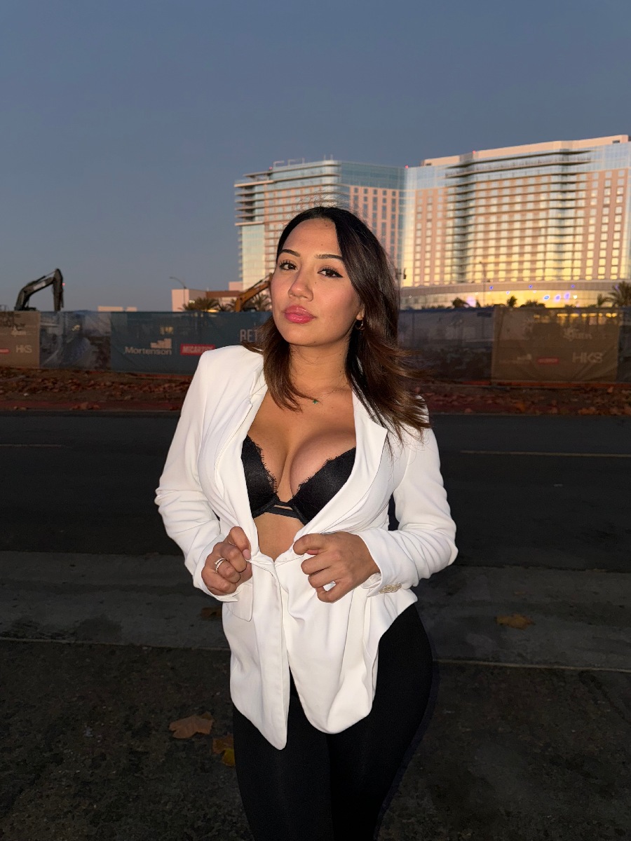 Take a pause and enjoy Ali Cruz — streaming from Cota