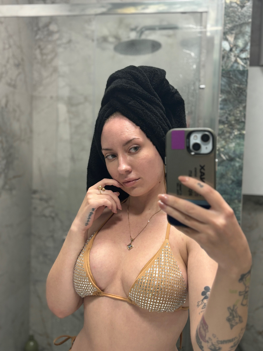 Nude girl KateV in Cota