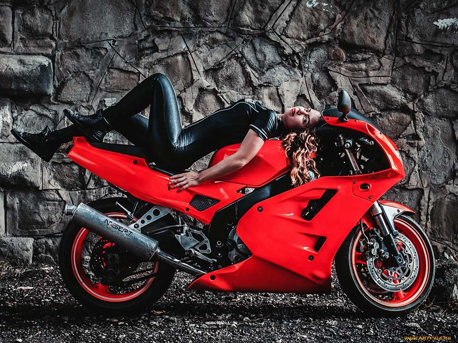 Beautiful girl Beautiful girls and motorcycles in Cota