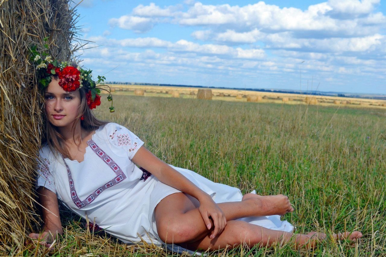 Slavic girls in Cota