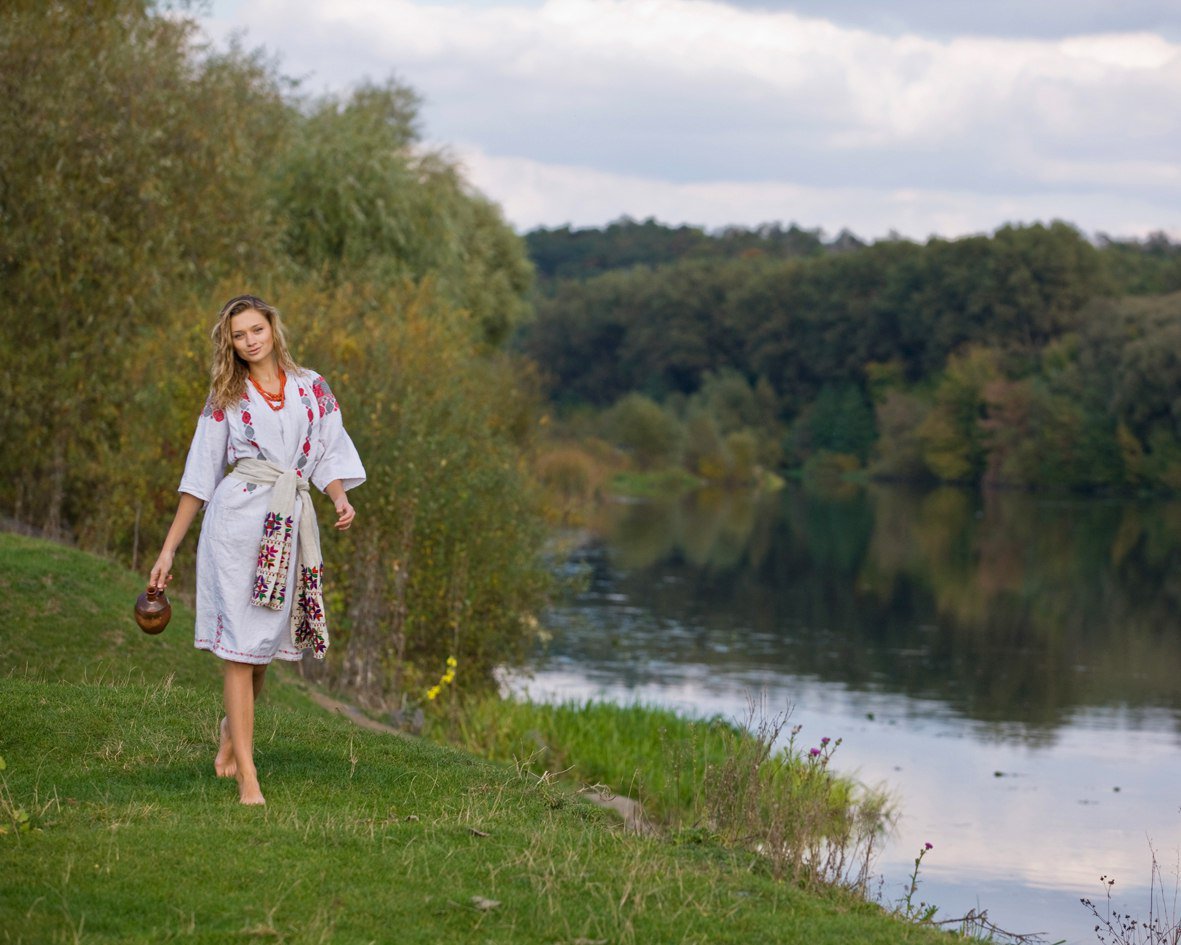 Nude girl Slavic women in Cota