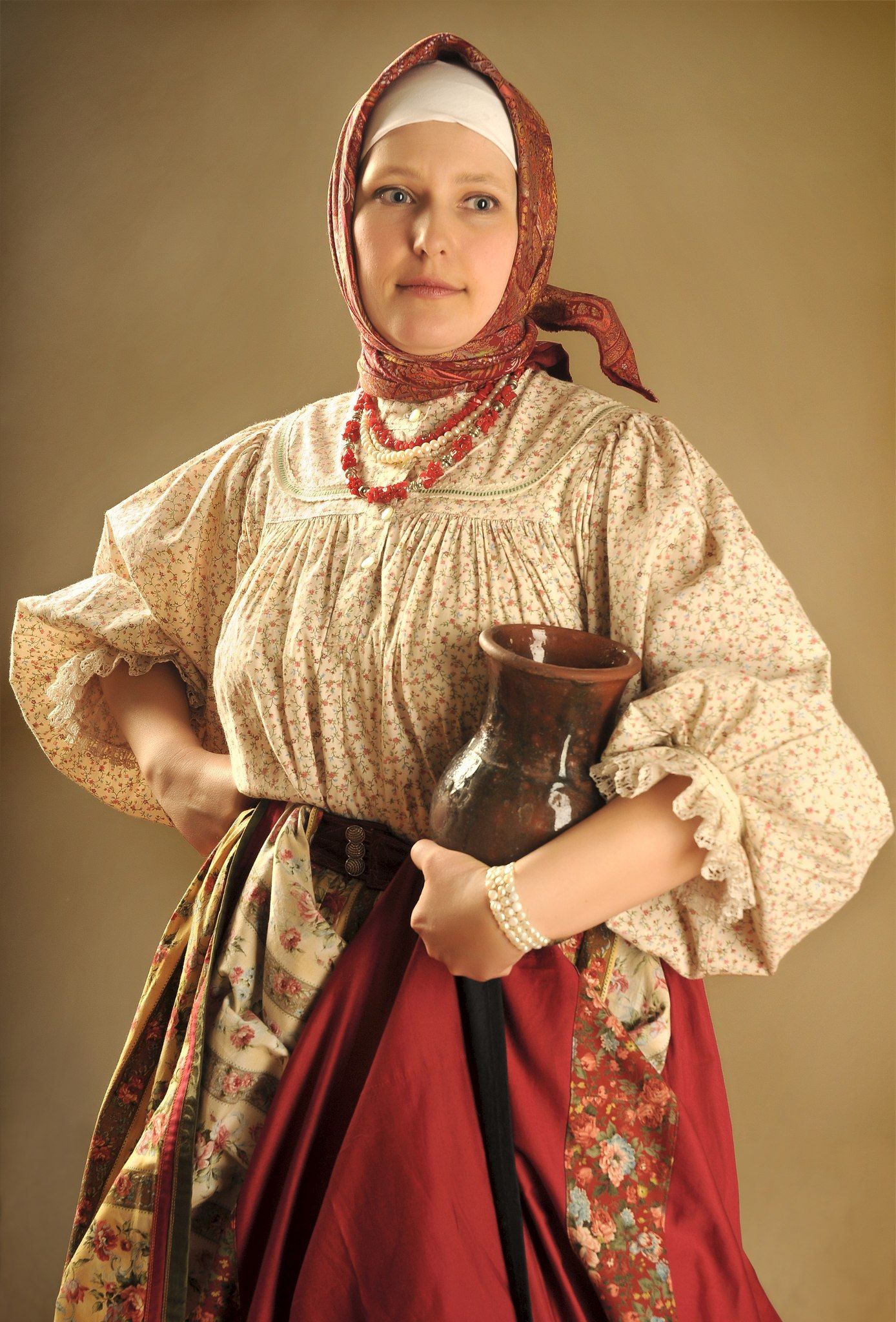 Girls in Slavic costumes in Cota